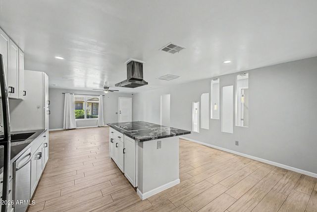 6056 N 30TH Avenue, Phoenix, AZ 85017