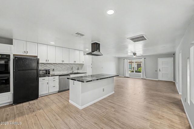 6056 N 30TH Avenue, Phoenix, AZ 85017
