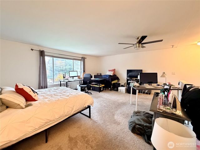 18902 133rd Place SE, Renton, WA 98058