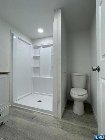 18 5th Street, Wayne, NJ 07470