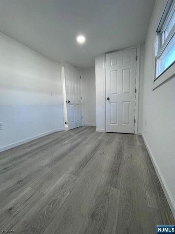 18 5th Street, Wayne, NJ 07470