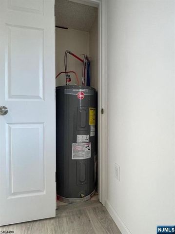 18 5th Street, Wayne, NJ 07470