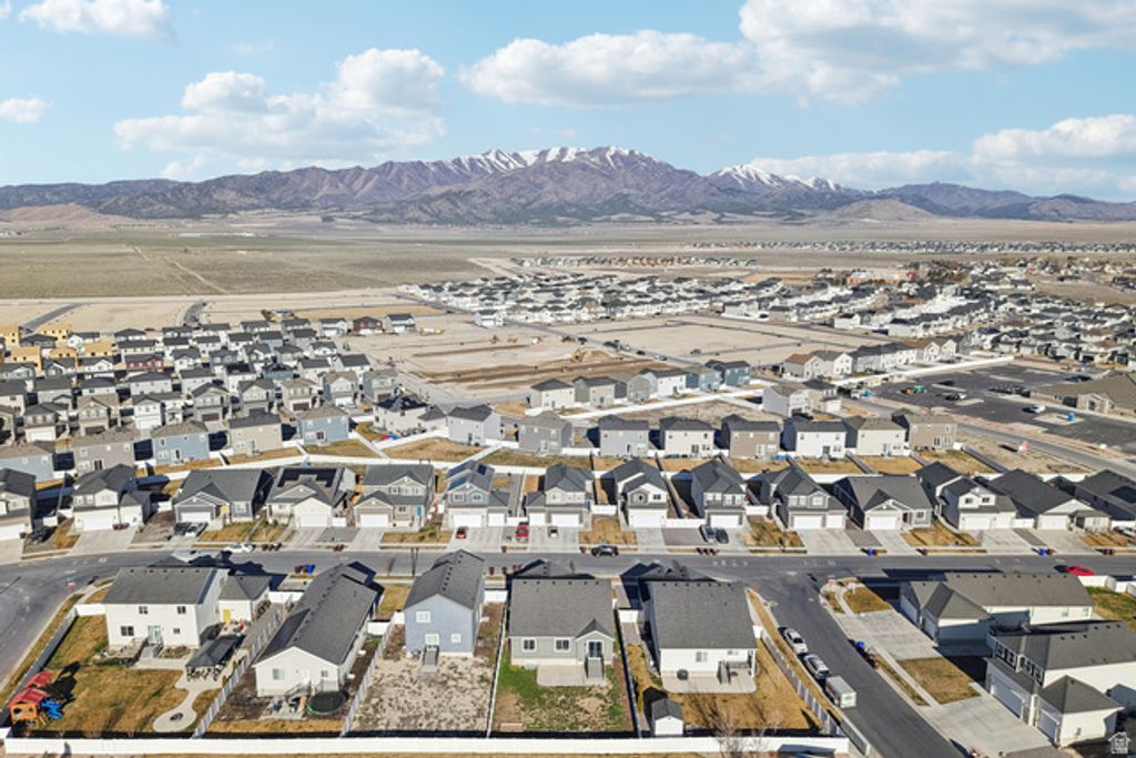 Image 32 of property listing at 3492 N DELTA ST, Eagle Mountain, UT 84005