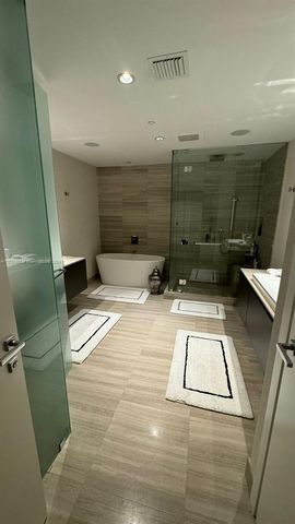 3250 NE 188th Street 204, Aventura, FL 33180