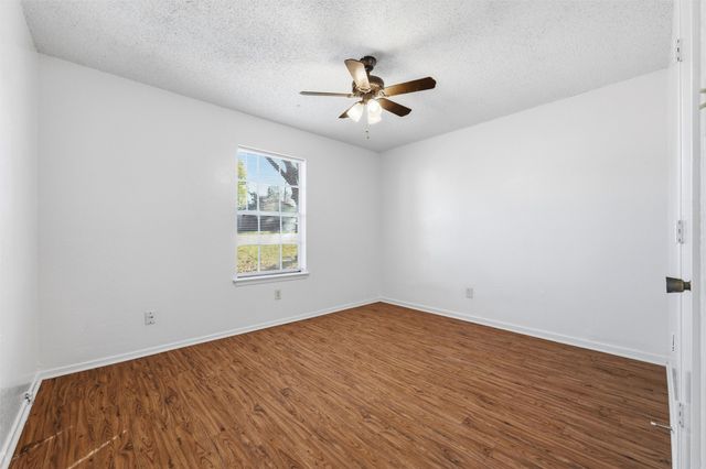 216 Pine Meadow Drive, Kennedale, TX 76060