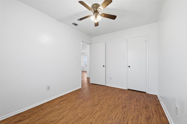 216 Pine Meadow Drive, Kennedale, TX 76060