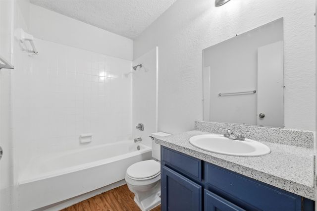 216 Pine Meadow Drive, Kennedale, TX 76060