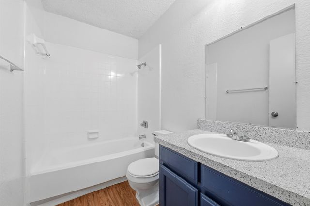 216 Pine Meadow Drive, Kennedale, TX 76060