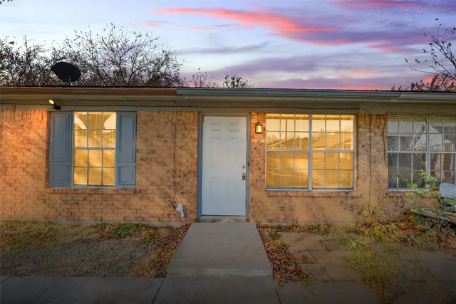 216 Pine Meadow Drive, Kennedale, TX 76060