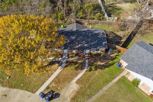 216 Pine Meadow Drive, Kennedale, TX 76060