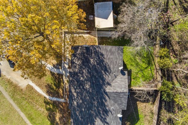 216 Pine Meadow Drive, Kennedale, TX 76060