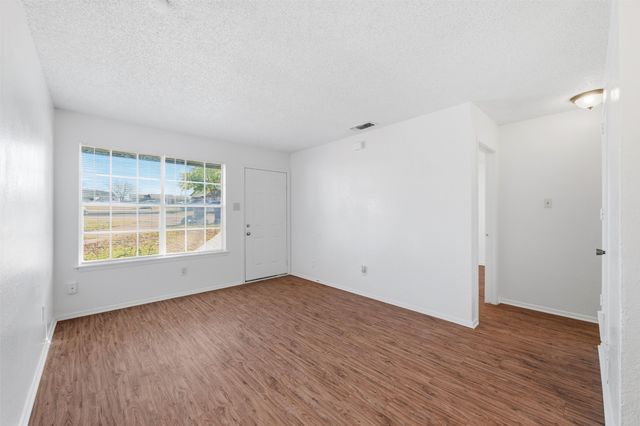 216 Pine Meadow Drive, Kennedale, TX 76060