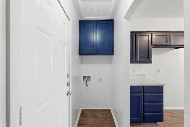 216 Pine Meadow Drive, Kennedale, TX 76060