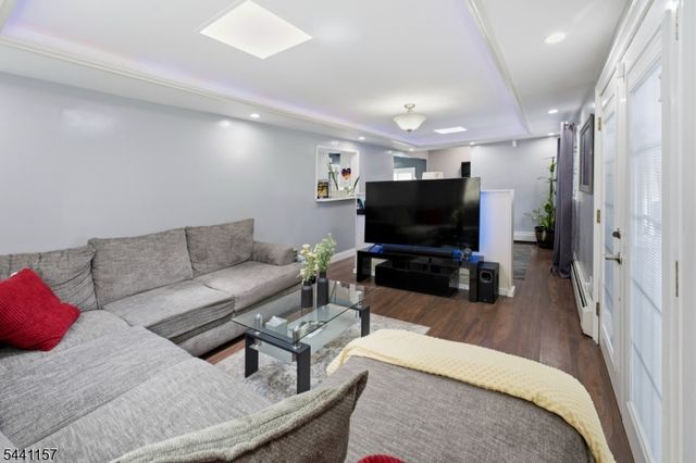 566 E Woodbridge Ave, Woodbridge Twp., NJ 07001