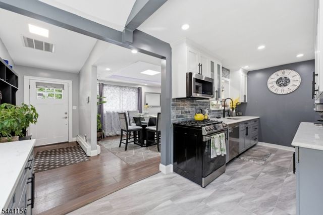 566 E Woodbridge Ave, Woodbridge Twp., NJ 07001