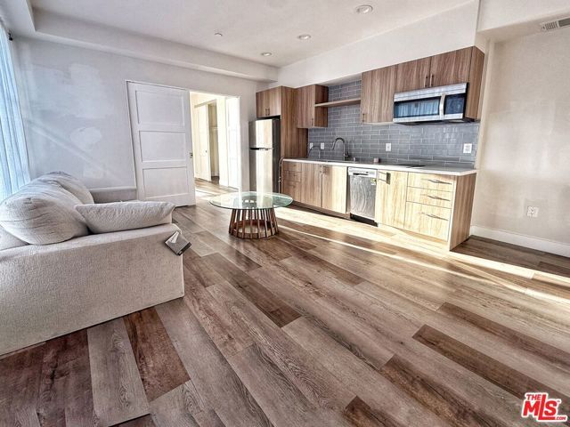 723 S St Andrews Place 507, Los Angeles, CA 90005