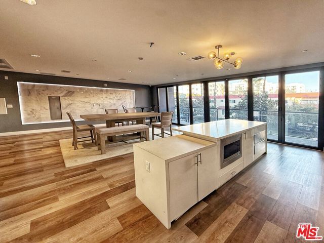 723 S St Andrews Place 507, Los Angeles, CA 90005