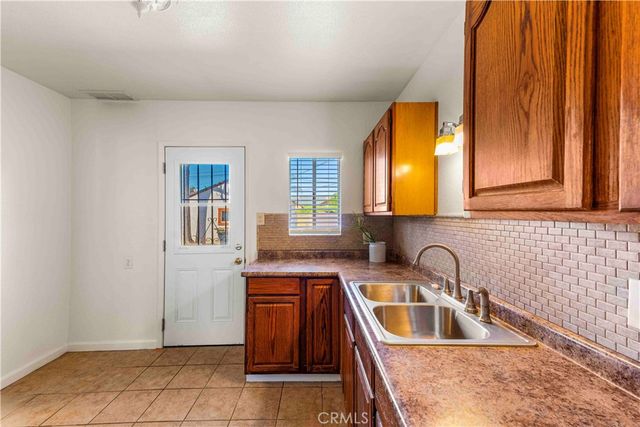 10817 Rosecrans, Norwalk, CA 90650