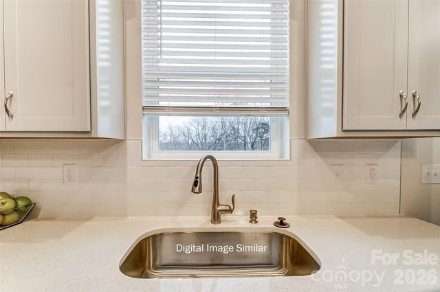 6018 Mallow Crossing Lane, Charlotte, NC 28213