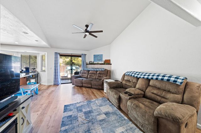 4300 San Juan Ave, Fair Oaks, CA 95628