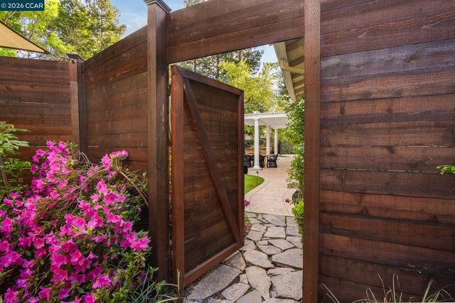 209 Still Creek Rd, Danville, CA 94506