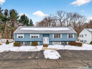 39 Founders Village 39, Clinton, CT 06413