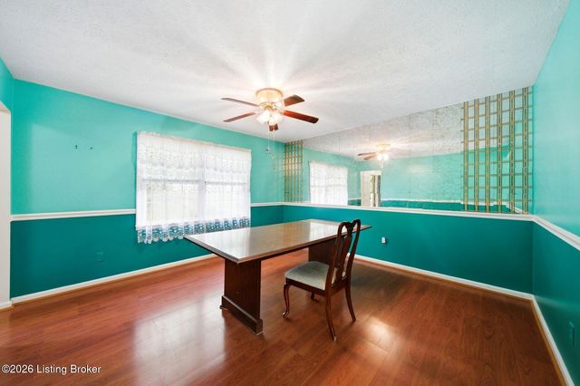 2804 Timber Hills Rd, Louisville, KY 40214