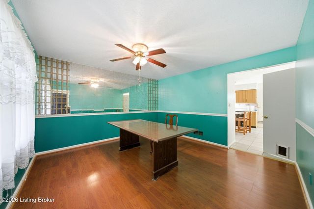 2804 Timber Hills Rd, Louisville, KY 40214