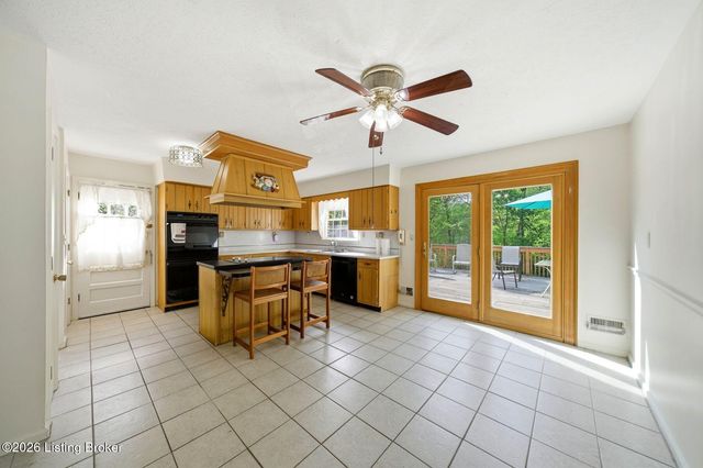 2804 Timber Hills Rd, Louisville, KY 40214