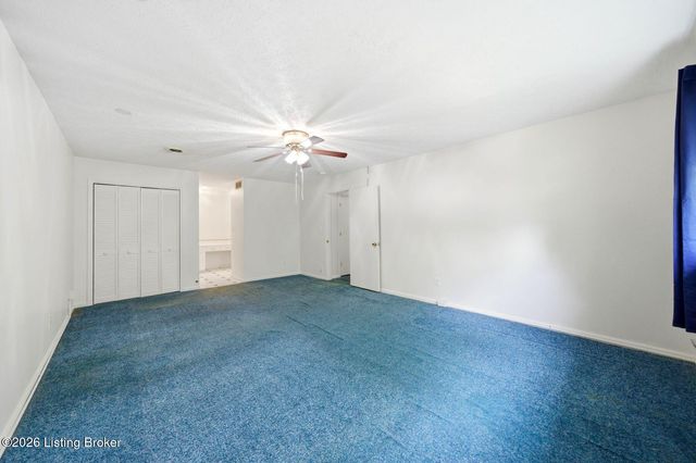 2804 Timber Hills Rd, Louisville, KY 40214