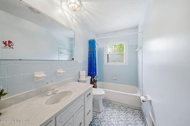 2804 Timber Hills Rd, Louisville, KY 40214