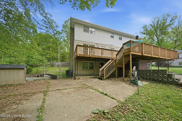 2804 Timber Hills Rd, Louisville, KY 40214