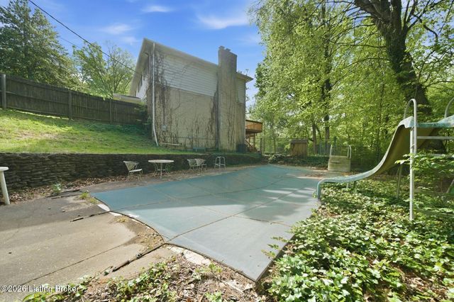 2804 Timber Hills Rd, Louisville, KY 40214