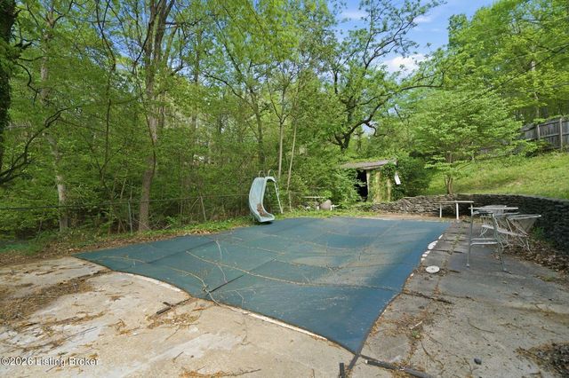 2804 Timber Hills Rd, Louisville, KY 40214