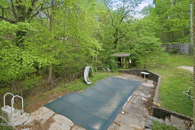2804 Timber Hills Rd, Louisville, KY 40214