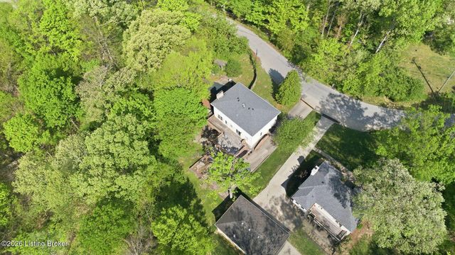 2804 Timber Hills Rd, Louisville, KY 40214