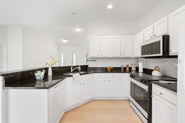 16 Savannah Oak Dr, Bluffton, SC 29910