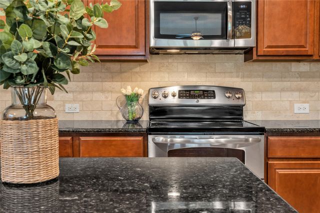 186 Balfour Drive, Fate, TX 75189
