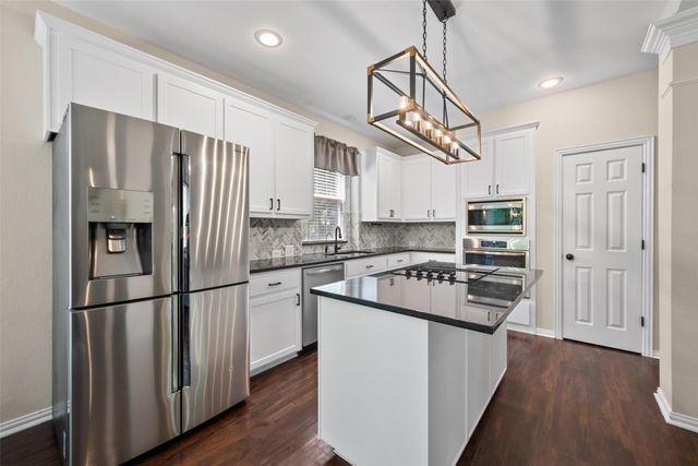 2014 Marie Weldon Lane, Arlington, TX 76001