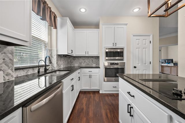 2014 Marie Weldon Lane, Arlington, TX 76001
