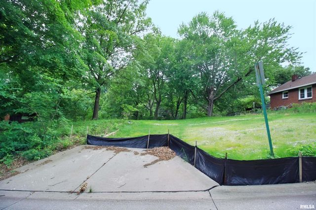 2043 12TH Street, East Moline, IL 61244