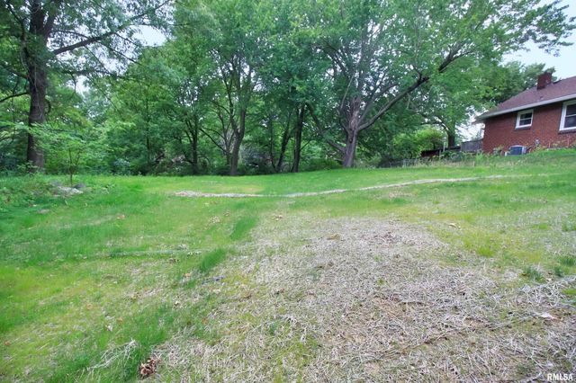 2043 12TH Street, East Moline, IL 61244