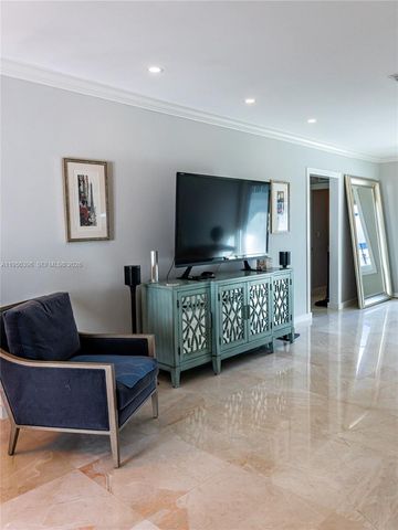 9117 Carlyle Ave, Surfside, FL 33154