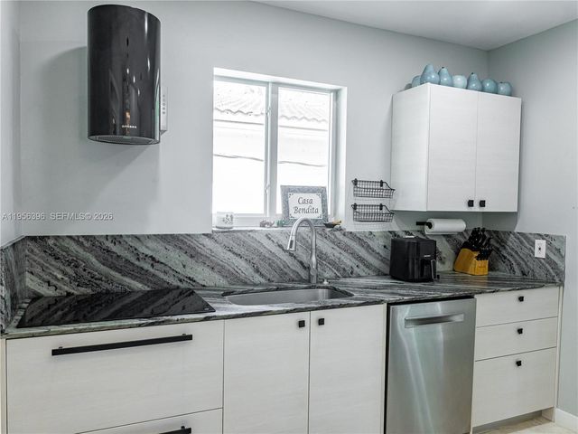 9117 Carlyle Ave, Surfside, FL 33154