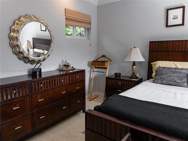 9117 Carlyle Ave, Surfside, FL 33154