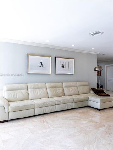 9117 Carlyle Ave, Surfside, FL 33154