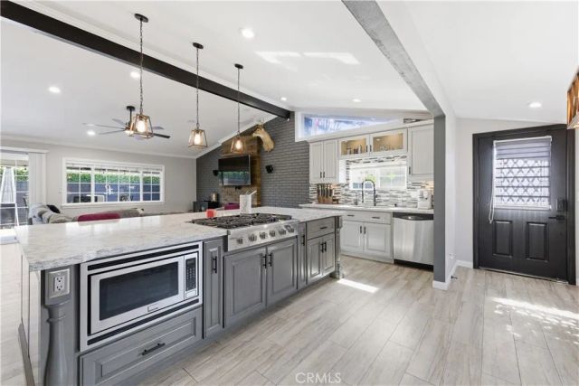 10652 Thomas, Anaheim, CA 92804