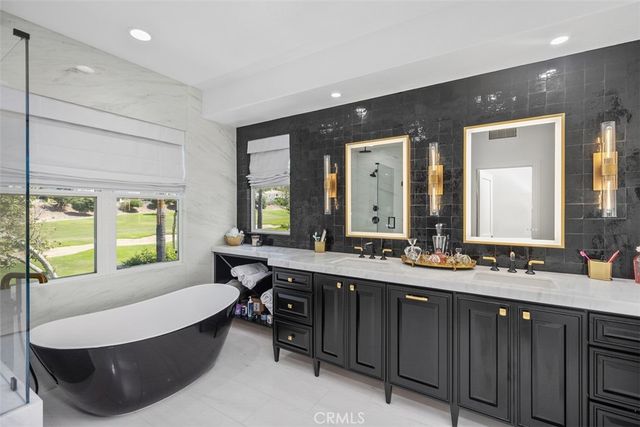 16 Golf Ridge Drive, Rancho Santa Margarita, CA 92679