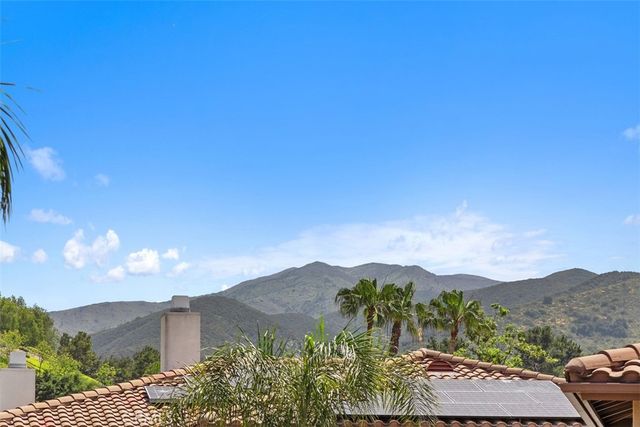 16 Golf Ridge Drive, Rancho Santa Margarita, CA 92679
