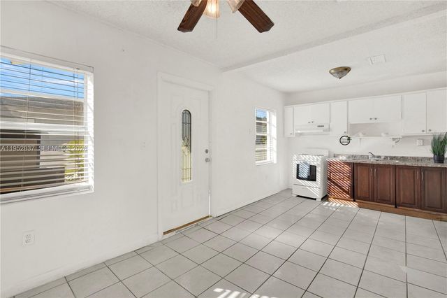 474 E 10th St, Hialeah, FL 33010